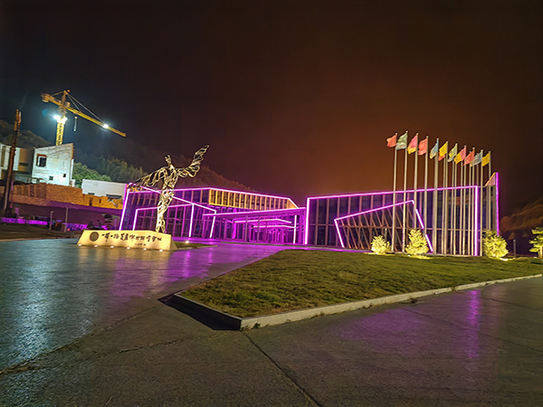 城市亮化是现代城市建设的重要组成部分,它不仅可以美化城市的夜景,还能提升城市的整体形象。随着科技的不断进步,城市亮化也得到了更多的关注和创新。本文将介绍一些关于城市亮化的创意和技术,帮助读者了解城市亮化的重要性以及如何进行武山城市亮化的规划和实施。 城市亮化是现代城市建设的重要组成部分,它不仅可以美化城市的夜景,还能提升城市的整体形象。随着科技的不断进步,城市亮化也得到了更多的关注和创新。本文将介绍一些关于城市亮化的创意和技术,帮助读者了解武山城市亮化的重要性以及如何进行武山城市亮化的规划和实施。